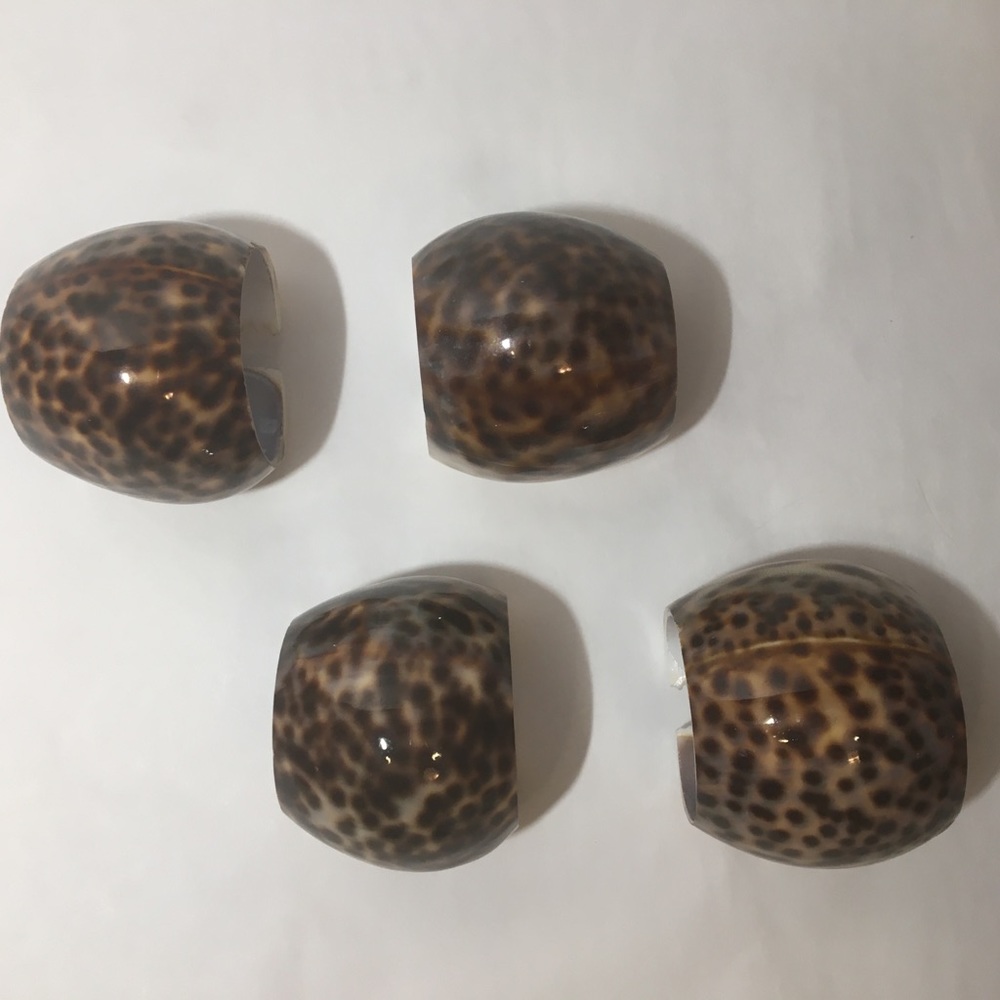 4 Shell Napkin Rings - Picture 2 of 5